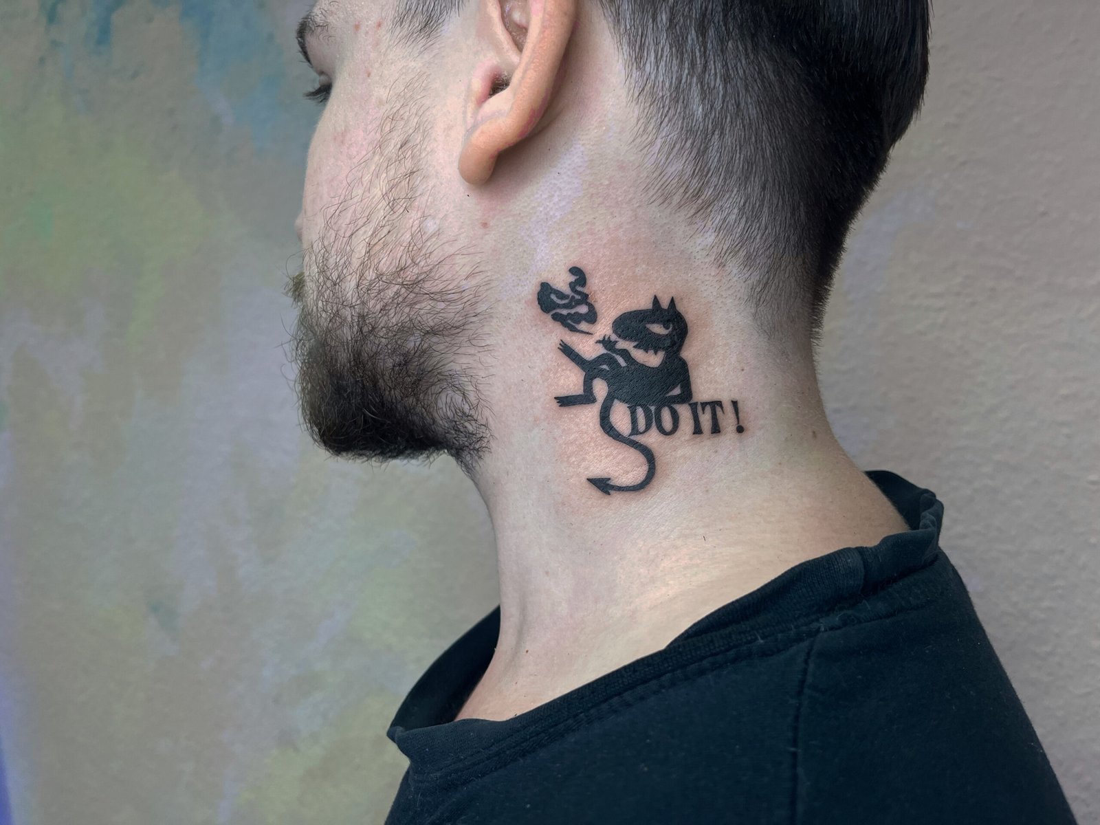 Hals-Tattoo